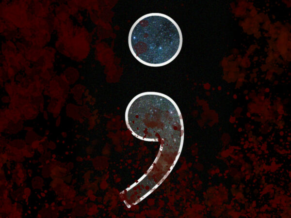 Das Semikolon-Podcast-Logo mit roten Flecken bedeckt.